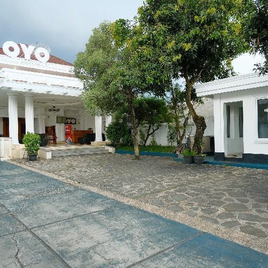 Urbanview Omah Pari Boutique Hotel