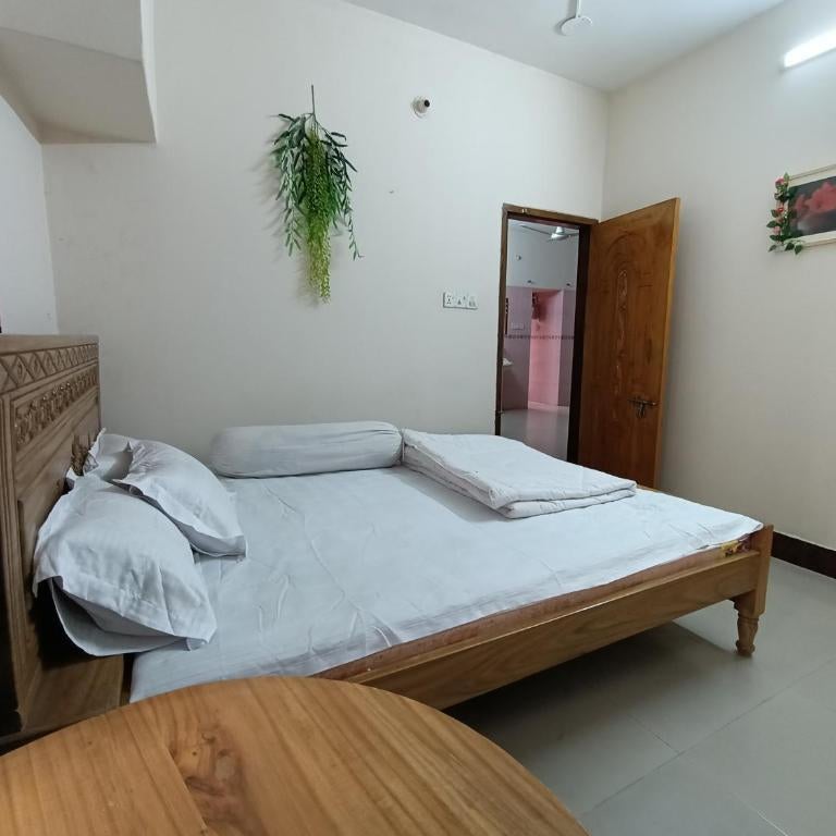 Hotel Golden Bird Thumbnail