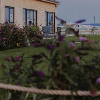 The Shoals Suites & Slips Thumbnail