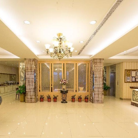 Spring Art Hotel