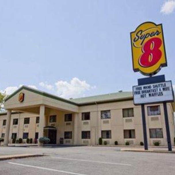 Super 8 by Wyndham Port Clinton Thumbnail