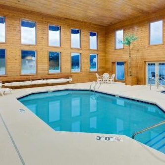 Ramada by Wyndham Richland Center Thumbnail