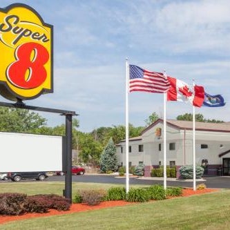 Super 8 by Wyndham Marysville/Port Huron Area Thumbnail