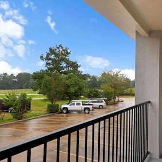 Super 8 by Wyndham Brookhaven Thumbnail