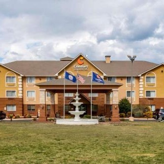 Comfort Inn & Suites South Hill I-85 Thumbnail