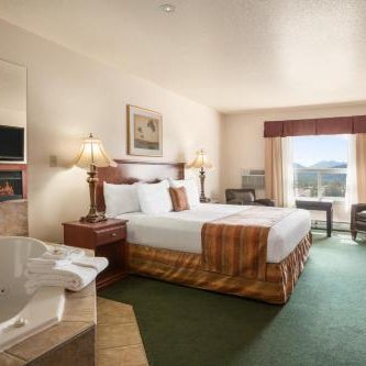 Grande Cache Inn & Suites