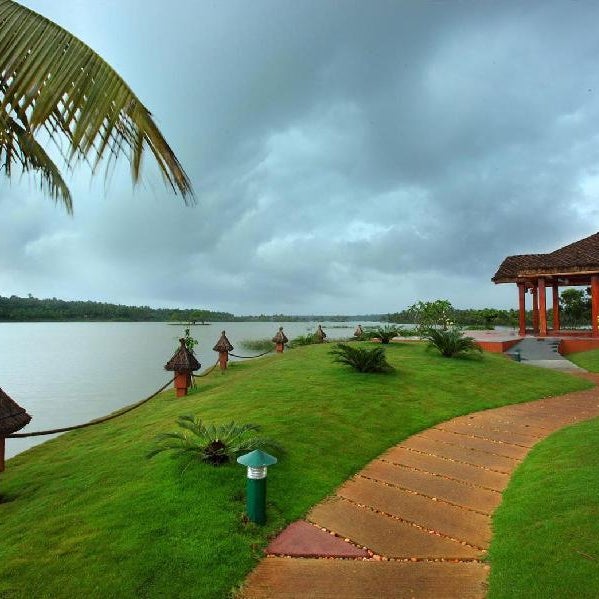 Fragrant Nature Backwater Resort & Ayurveda Spa