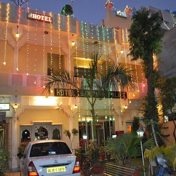 Hotel Bani Park Palace