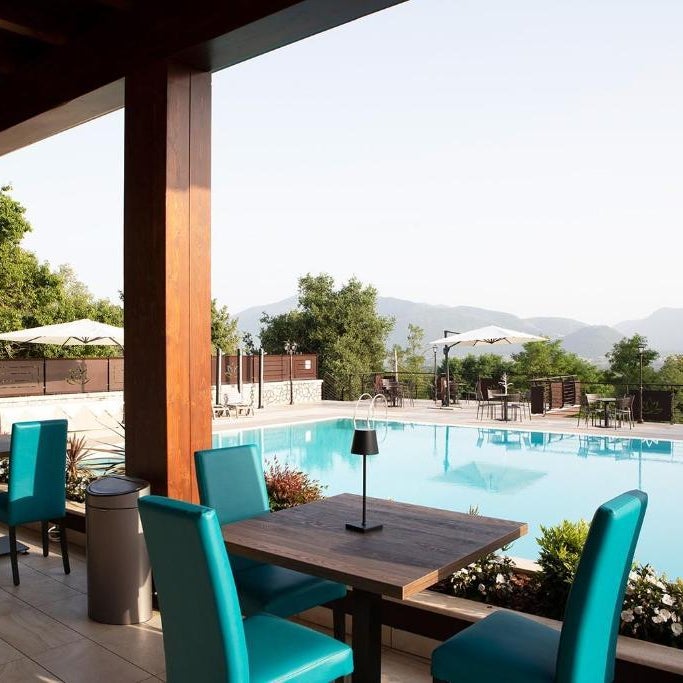 LUAL Bleisure Hotel