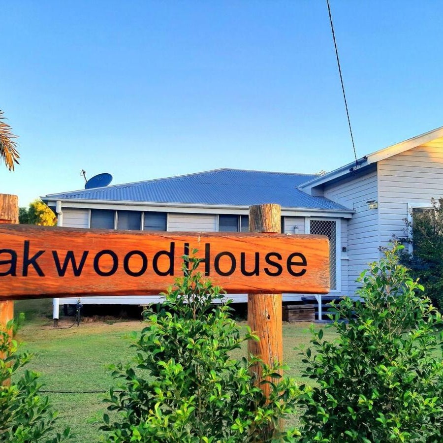 Oakwood House - Spacious 5BR retreat with private BBQ - Wild Wood Park Retreat