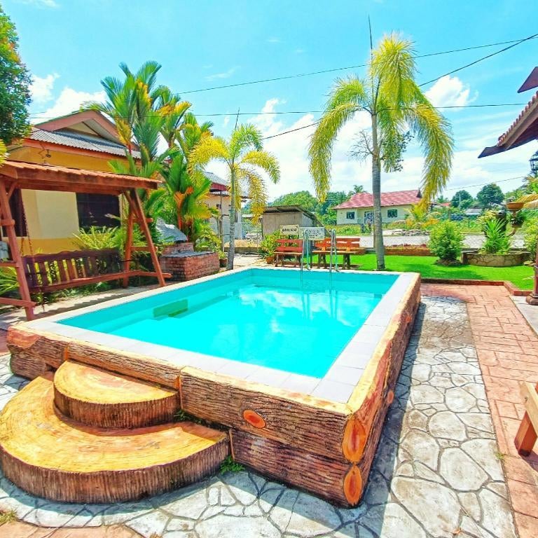Chalet Yunie Marang by RVH