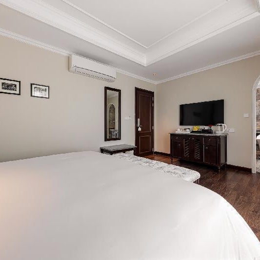 La Mejor Hotel & Sky Bar Thumbnail