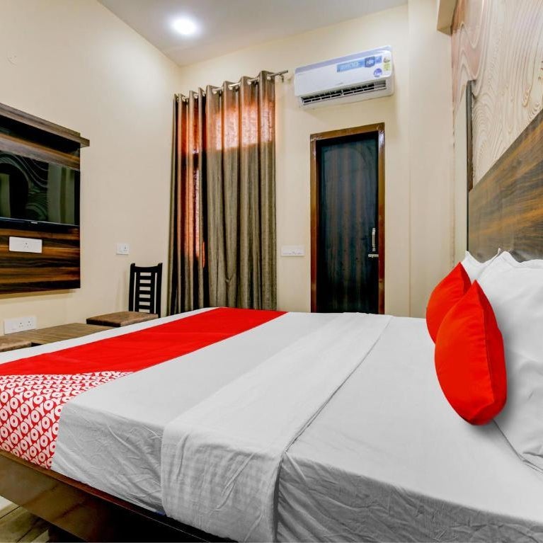 Super Townhouse Sector 80 Mohali