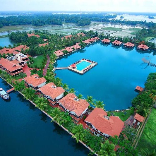 Sterling Lake Palace Alleppey