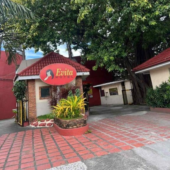 OYO 1026 Evita Hotel Bacoor
