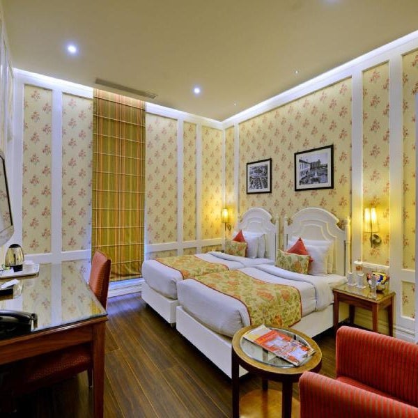 Hotel Bright Thumbnail