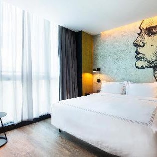 Dash Living on Queen's Thumbnail