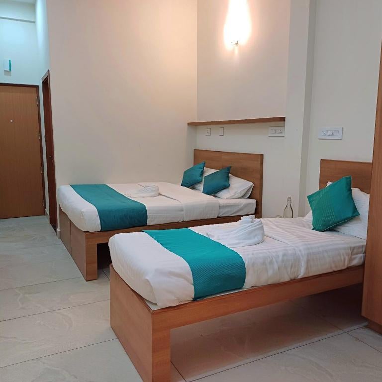 Itsy Hotels Avani Stays, Vyttila, Kochi Thumbnail