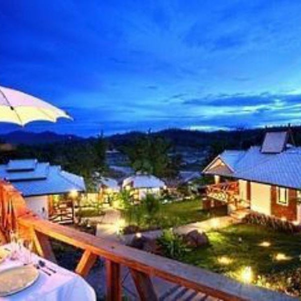 Pailove & Baanchonphao Resort