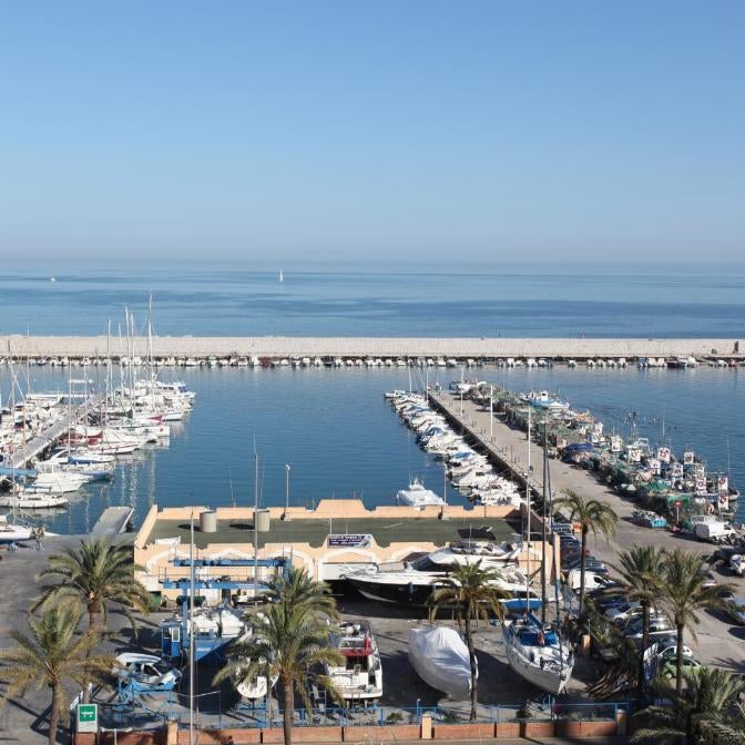Apartment on the harbor, first line with beautiful sea view in 4 star hotel