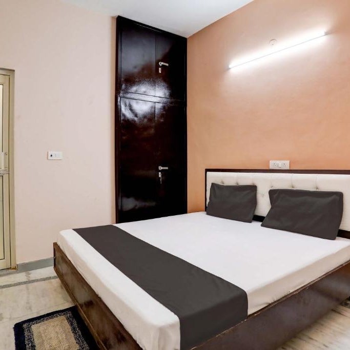 Hotel O Tilak hotel 24 Sector 27 Near by Vinayak Hospital Gali no-6