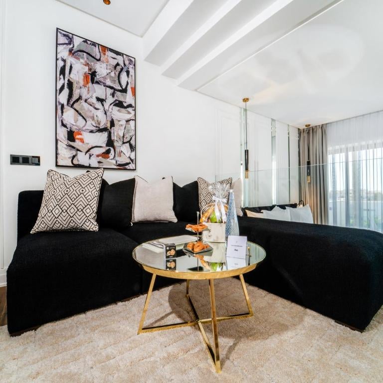 Petit Palace Suites Hotel