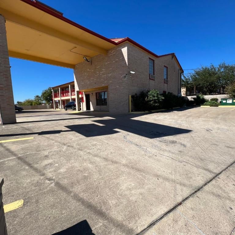 Executive Inn & Suites Lackland AFB Thumbnail