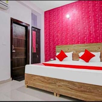 Hotel O Royal Place
