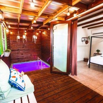 Catania 2 Suite W/private pool,W/heater , WIFI. Thumbnail