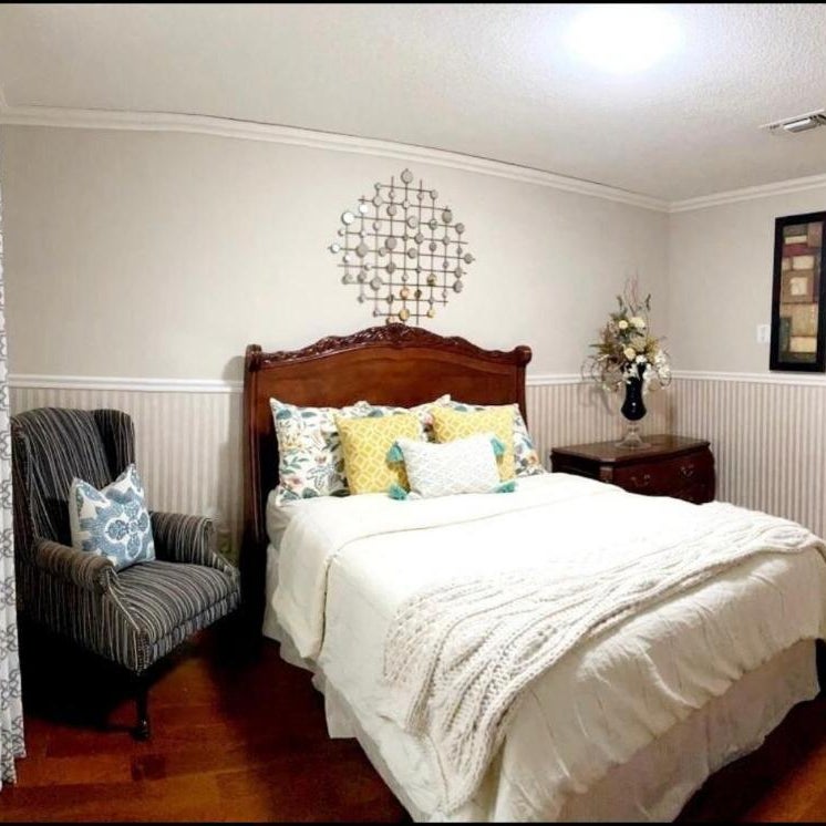 Nice and peaceful bedroom Thumbnail