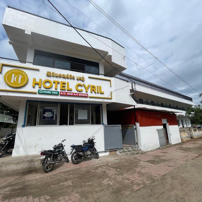 HOTEL CYRIL