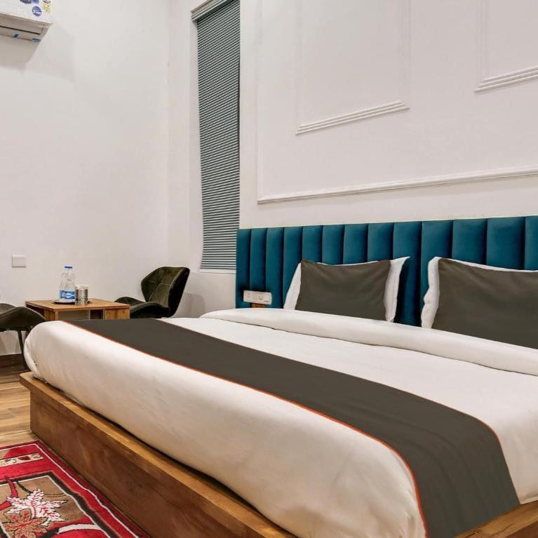 Townhouse by OYO Red Cross Amritsar Formerly Amar Villa