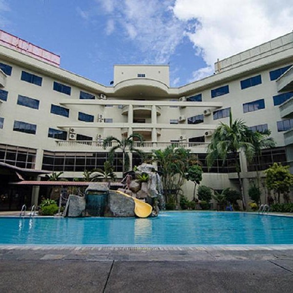 Coral Bay Resort