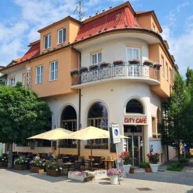 City Hotel
