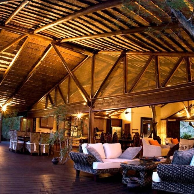 Ihlozi Bush Lodge