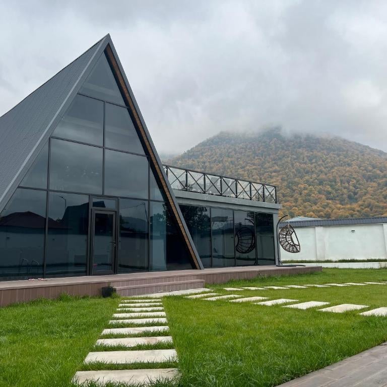 Area36 Royal Chalet Thumbnail