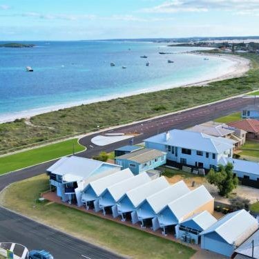 Windsurfer beach Chalet 1