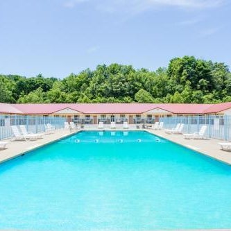 Travelodge by Wyndham Parkersburg Thumbnail