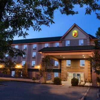 Super 8 by Wyndham Calgary Shawnessy Area Thumbnail