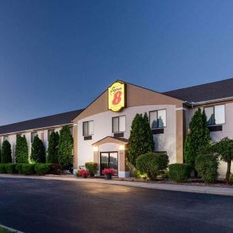 Super 8 by Wyndham Goshen Thumbnail