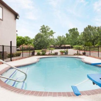 Super 8 by Wyndham Huntsville Thumbnail