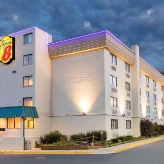 Super 8 by Wyndham Frederick Thumbnail