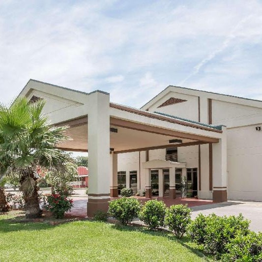 Days Inn by Wyndham Rayne Thumbnail