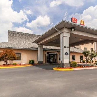 Econo Lodge Inn & Suites Middletown Thumbnail