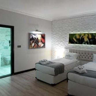 REAL HOUSE HOTEL