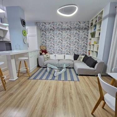 Central apartment with balcony 1 Thumbnail