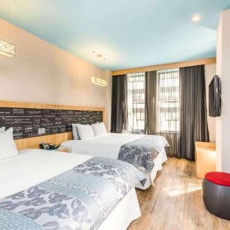 Tryp by Wyndham Times Square South Thumbnail