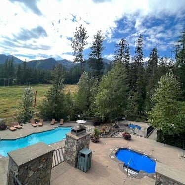 Snow Creek Lodge by StayIn Thumbnail