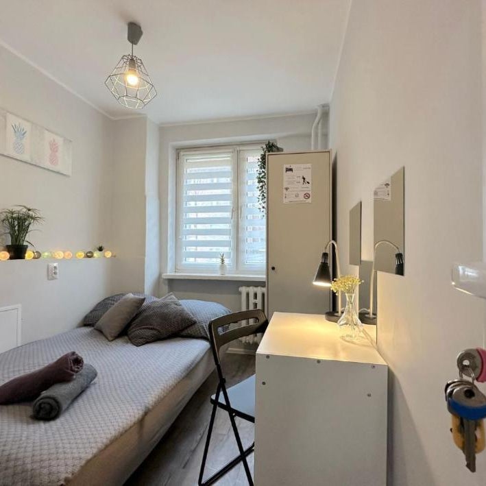 Pineapple Room Thumbnail