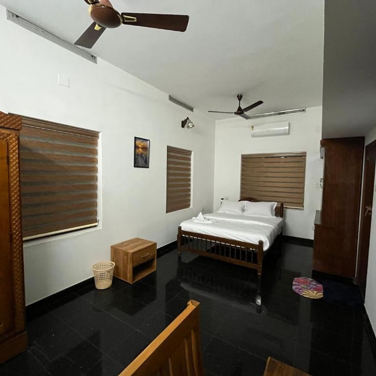 SARAS HOME ALAPPUZHA BEACH